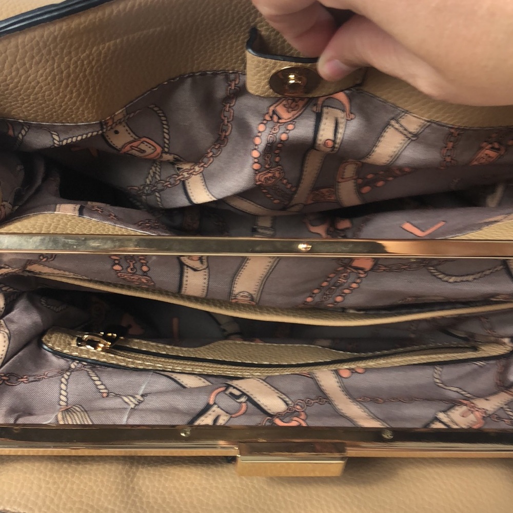 Bags - Picture 5 of 8